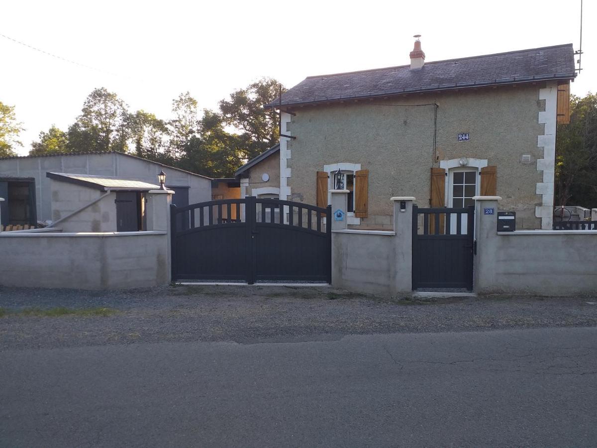 Le Petit Pays Apartment Montgivray Luaran gambar