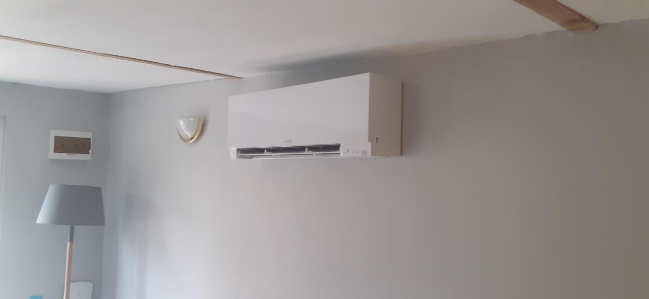 Le Petit Pays Apartment Montgivray Luaran gambar